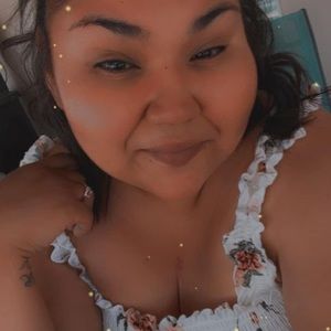 Meet your Posher, Adela